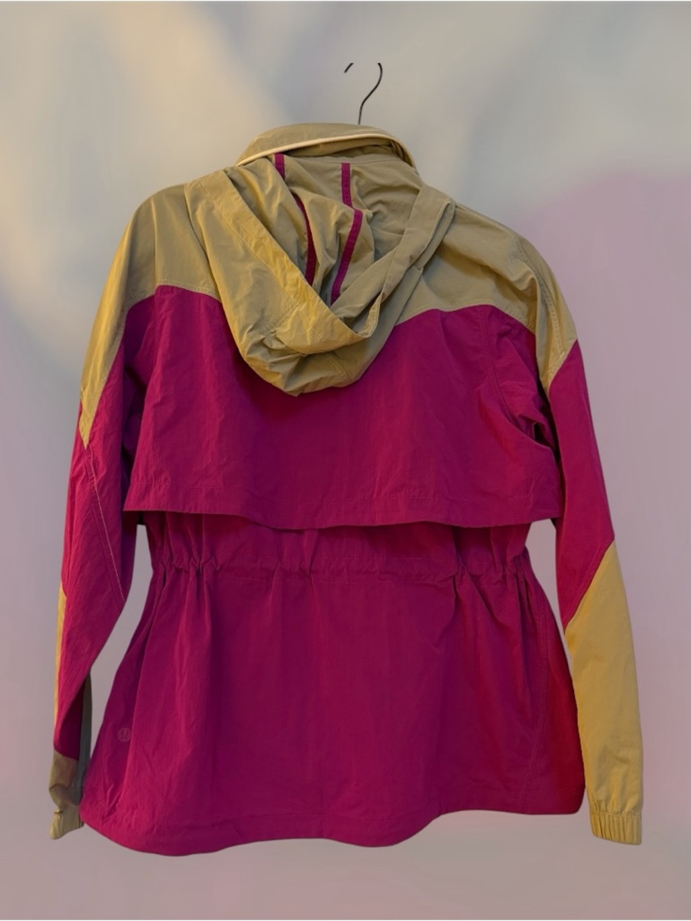 Lululemon Evergreen Anorak
Prosecco / Ripened Raspberry - Picture 9 of 9